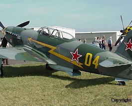 Yak-9UM
